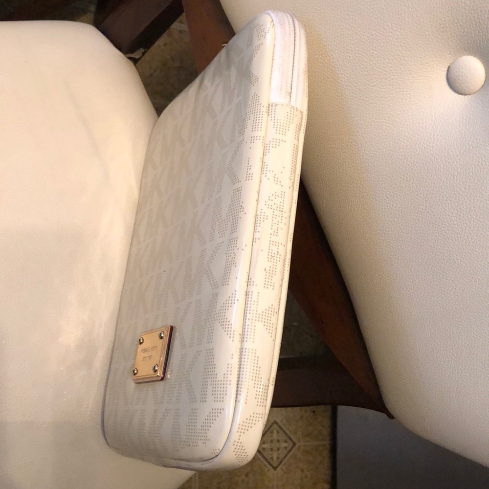 Authentic Michael Kors iPad case - Picture 8 of 8